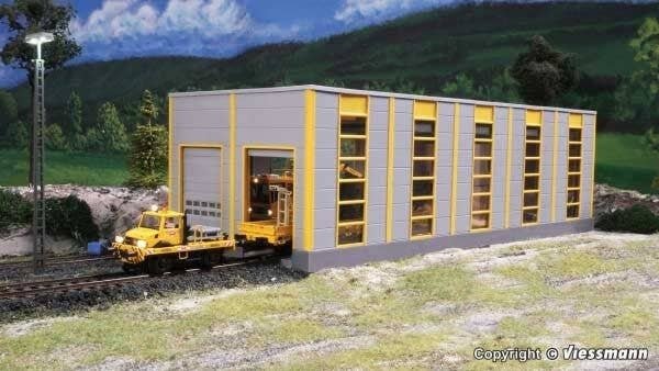 Modern Engine House - Maintenance Bay -- Kit - 13-3/4 x 5-5/8 x 4-15/16′ 34.9 x 14.3 x 12.5cm, HO, Kibri 39252