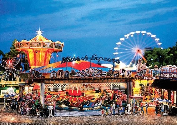 Musik Express -- Kit - 8-3/16 x 7-27/32 x 3-21/32′ 20.8 x 19.9 x 9.3cm, HO, Faller Gmbh 140437