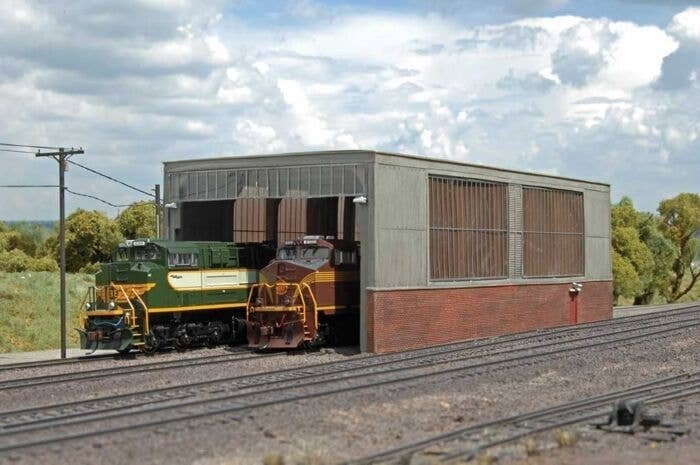 Double-Stall Engine House (Shed) - Scene Scapes(R) -- 13 x 6 x 4-1/4′ 33 x 15.2 x 10.8cm, HO, Bachmann Industries 35116