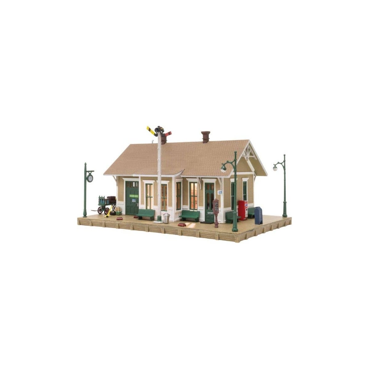 Dansbury Depot - Built & Ready Landmark Structures(R) -- Assembled - 4-1/16 x 2-13/16′ 10.3 x 7., N, Woodland Scenics 4928