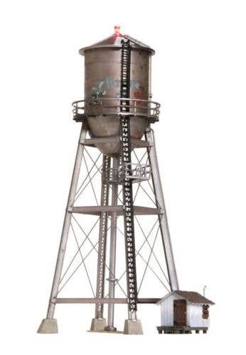 Rustic Water Tower - Built-&-Ready(R) Landmark Structure -- Assembled 2 1/8 x 2 17/32 x 5 1/2′ , N, Woodland Scenics 4954