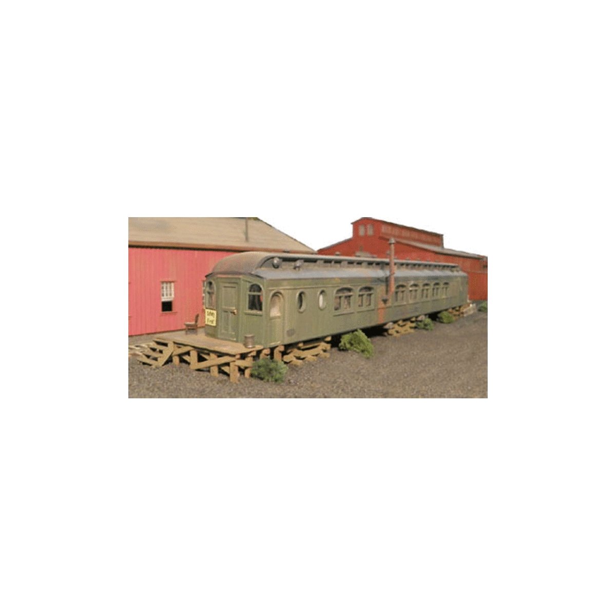 McCabe Crew Quarters -- Kit - 13 x 2′, HO, B.T.S. 27498