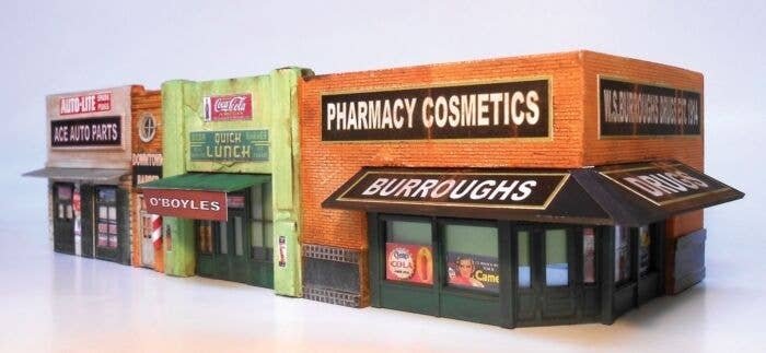 Classic American Block -- Cast-Hydrocal Kit - 4 x 7′ 10.2 x 17.8cm, HO, Downtown Deco 1062