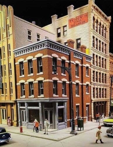 Stillmore Books -- Resin Kit - 3 x 1-3/4 x 3-1/2′ 7.6 x 4.5 x 8.9cm, N, Lunde Studios 18