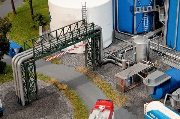 Tank Farm Piping & Filling Plant -- Kit, HO, Faller Gmbh 130487
