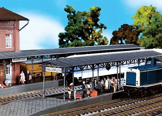 Covered Platforms - Weathered Model -- 14-3/8 x 3-1/4 x 2-3/8′ 36 x 5.6 x 6cm, HO, Faller Gmbh 120204