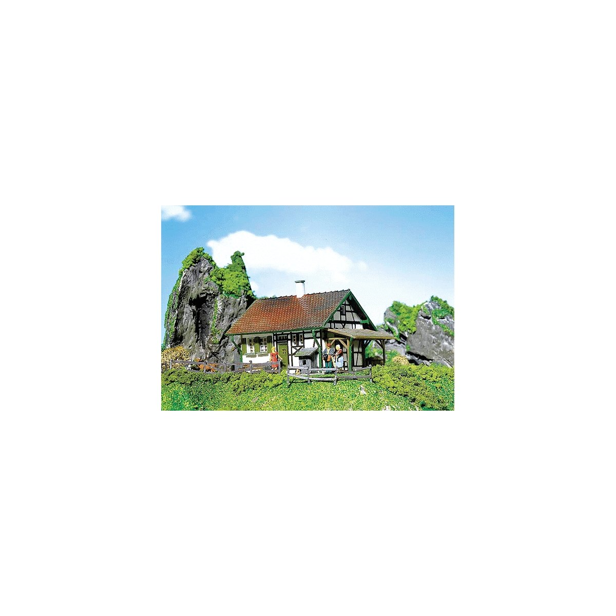 Half-Timbered Chalet -- 4-1/2 x 3-3/8′ 11.5 x 8.7cm, HO, Faller Gmbh 130277