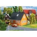 Settlement Tract House -- Kit - 4-15/16 x 3-7/8 x 3-5/8′ 12.5 x 9.8 x 9.2cm, HO, Faller Gmbh 131300