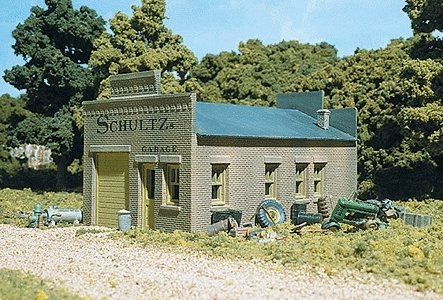 Woodland Scenics DPM Landmark Structures(R) -- Schultz`s Garage - Kit - 3 x 4-3/4` 7, HO, Design Preservation Models 20100