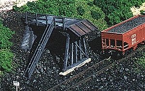 Truck Dump -- Kit - 4 x 1-3/4′ 10 x 4.4cm, HO, Blair Line 177