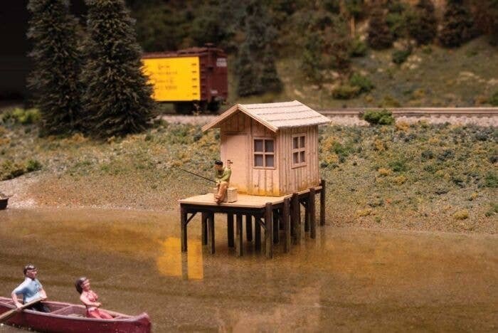 Laser-Cut Wood Kit -- Fisherman`s Shanty - 3-9/64 x 1-1/2 x 2-1/8` 8 x 3.7 x 5.4cm, HO, Walthers SceneMaster 4110