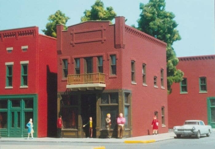 Hal`s Hobbies -- Kit - 4-3/4 x 2-3/4` 11.9 x 6.9cm, HO, Smalltown USA 6023