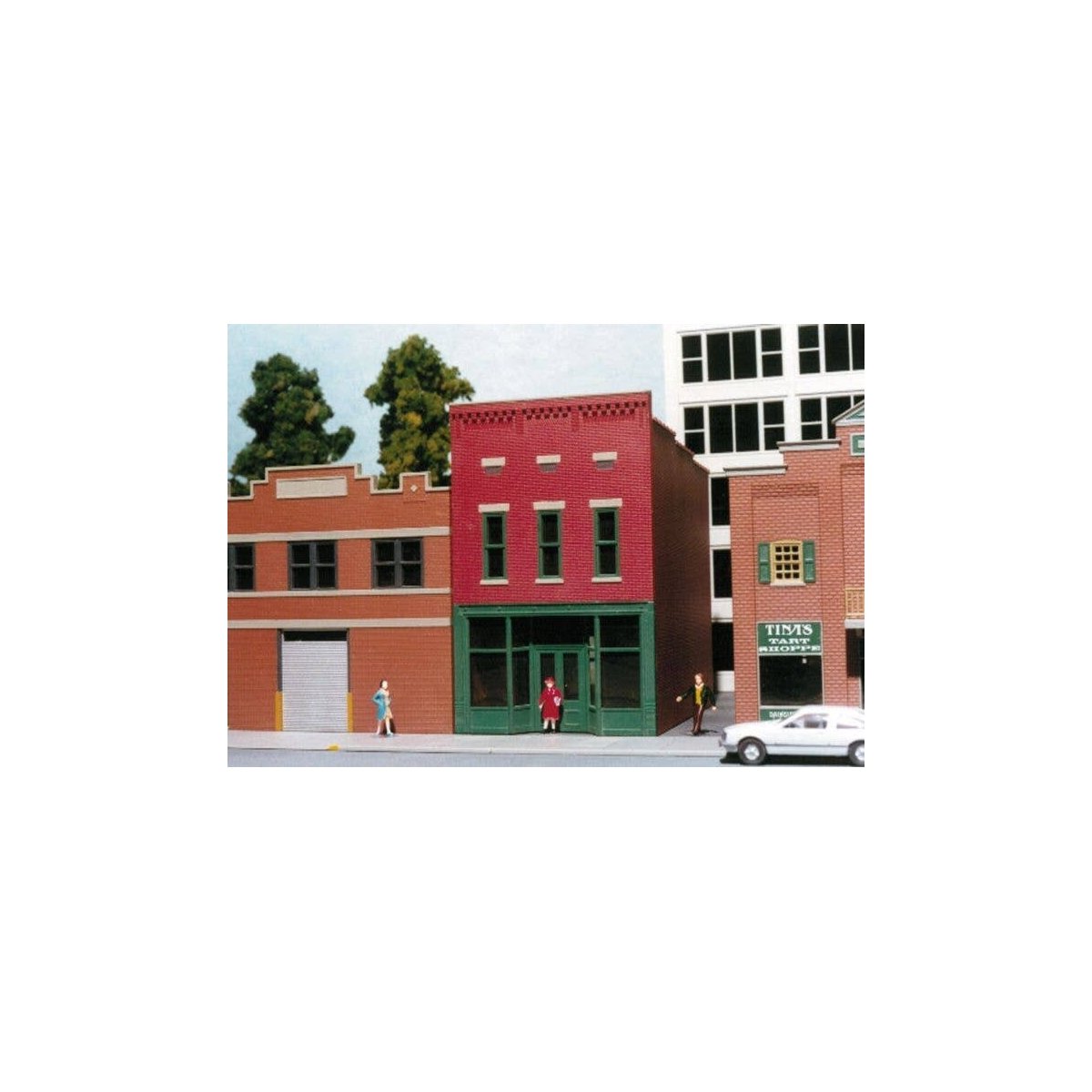 Sally`s Antiques -- Kit - 4-3/4 x 2-3/4` 11.9 x 6.9cm, HO, Smalltown USA 6010