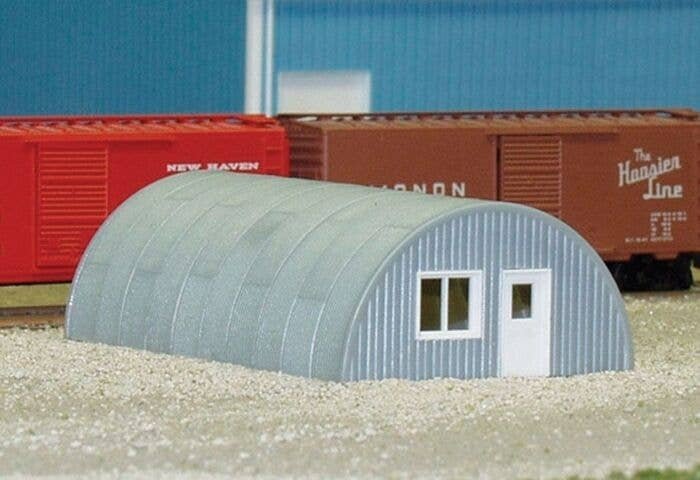 Quonset Hut -- Kit - Scale 24 x 37 x 12′ 61 x 94 x 30.5cm, N, Rix Products 710