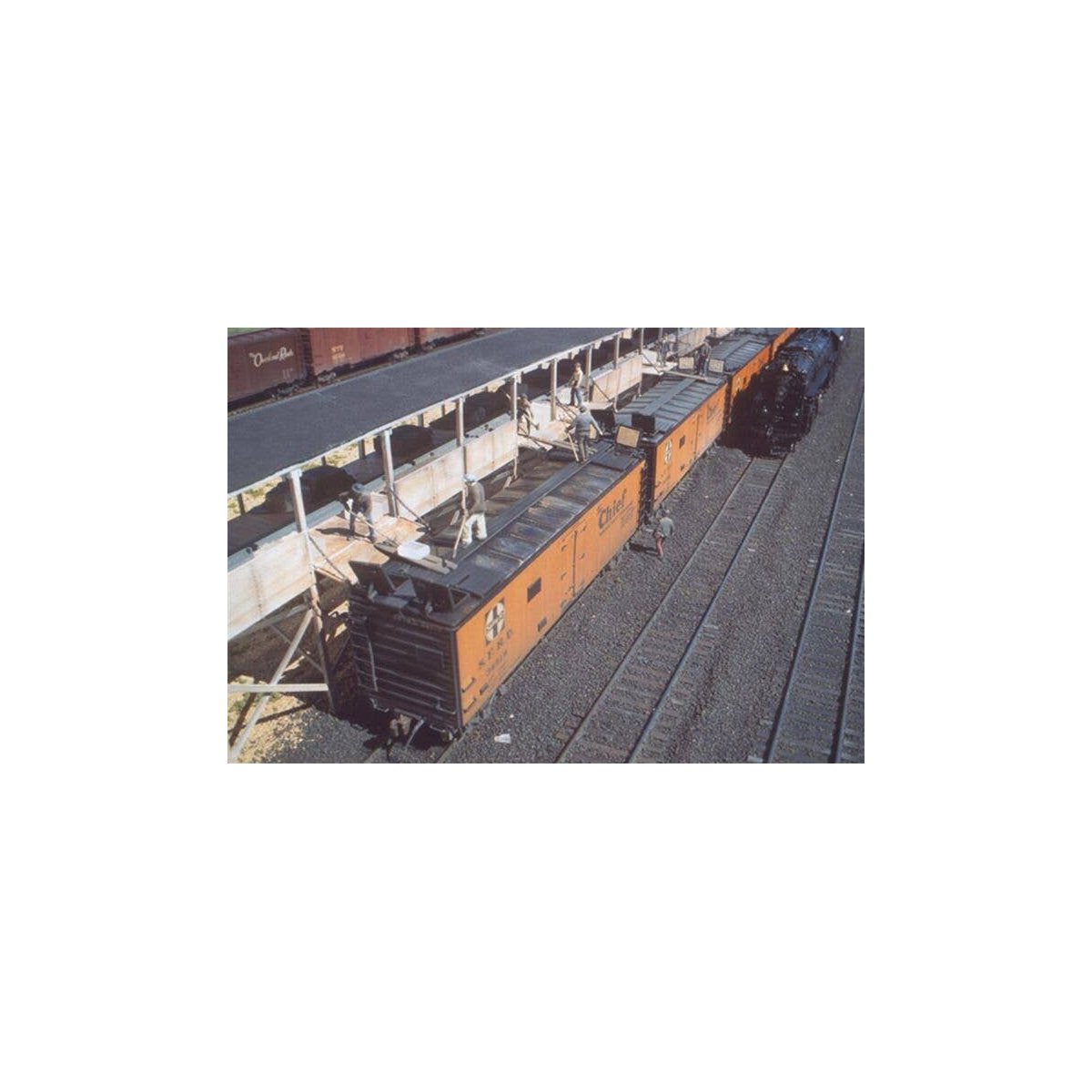 Icing Platform Extension (Plastic Kit) -- 6′, HO, Tichy Train Group 7016