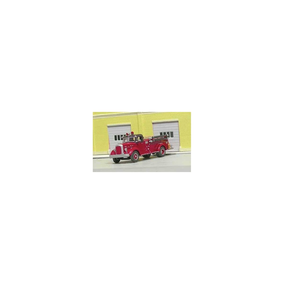 1950-1956 Mack L Fire Pumper - Resin Kit -- Closed Cab, Undecorated, HO, SYLVAN SCALE MODELS V391