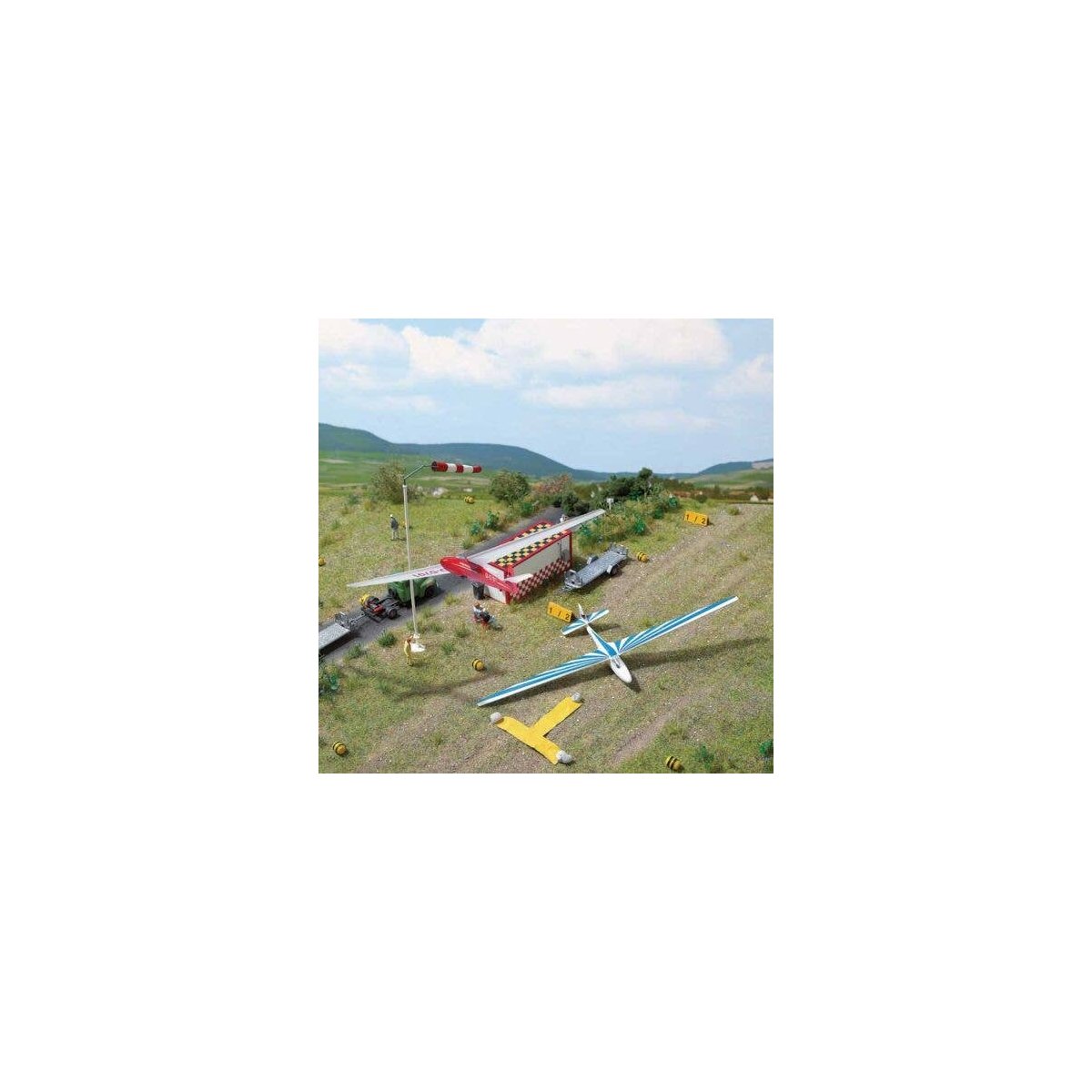 Glider with Trailer -- White, Red, HO, Busch Gmbh & Co Kg 1154