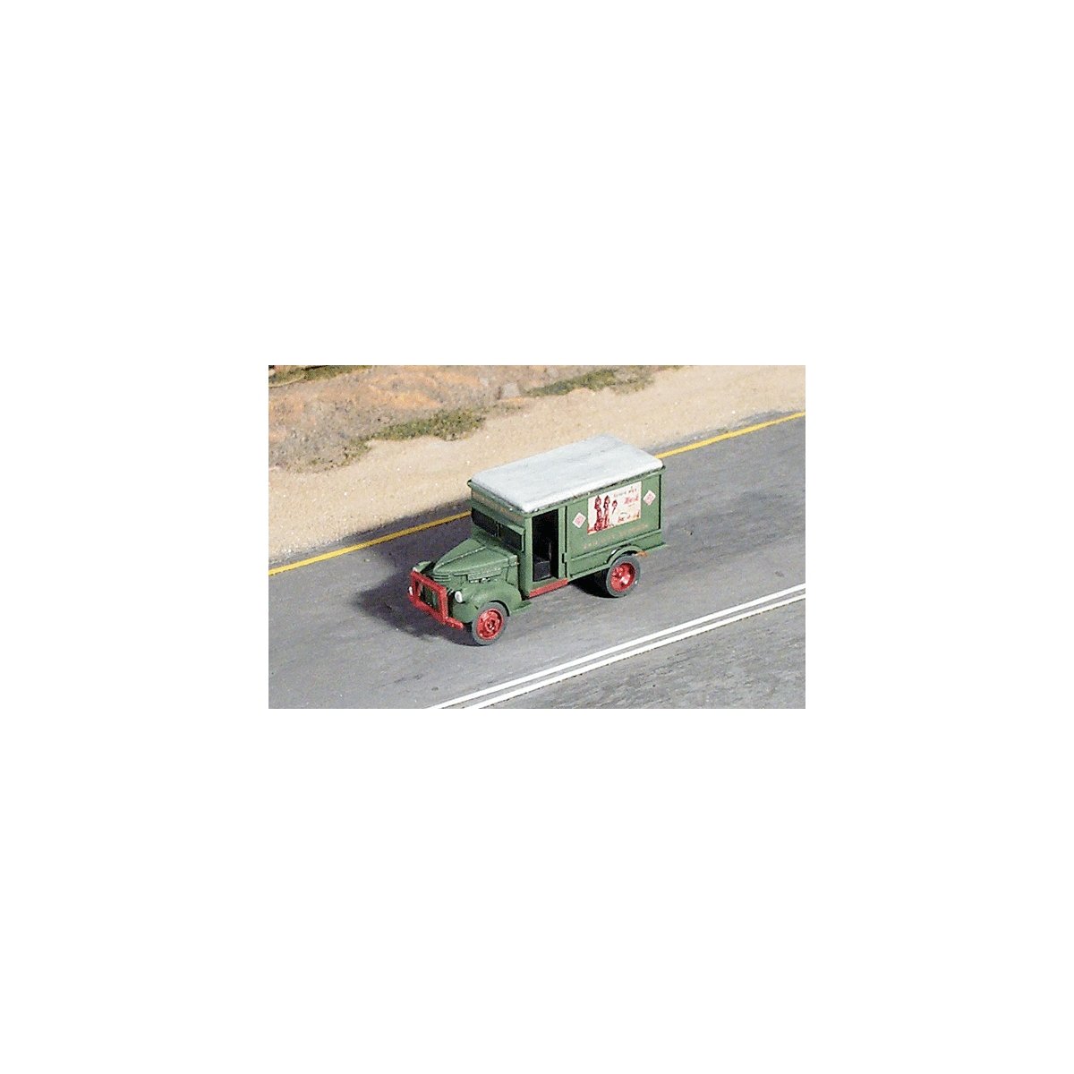American Truck - (Unpainted Metal Kit) -- 1940′s Railway Express Agency Van, N, GHQ 56015