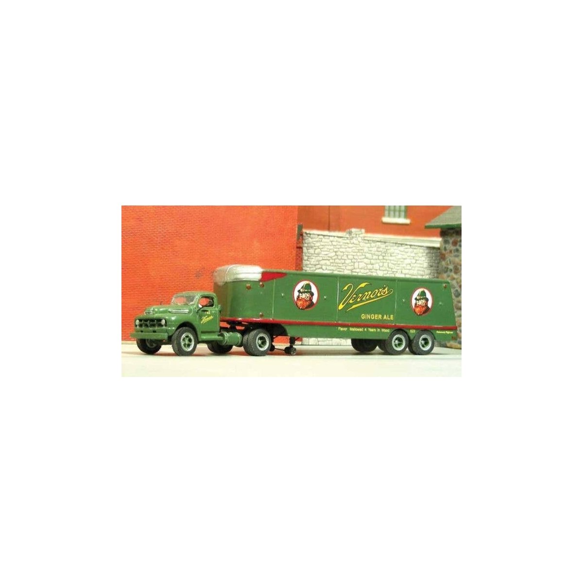 1952 Tractor with Keg Trailer - Resin Kit -- Unpainted with Vernors Decals, HO, SYLVAN SCALE MODELS SE13