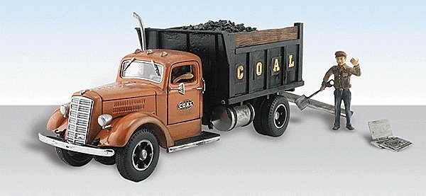 Lumpy′s Coal Company - Assembled - AutoScenes(R) -- Delivery Truck, Figure & Accessories, HO, Woodland Scenics 5555