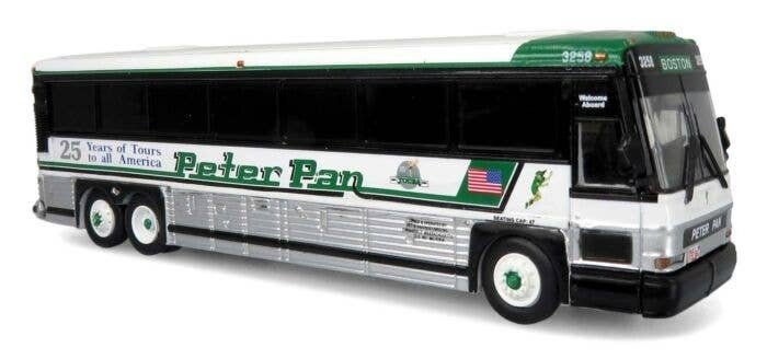 MCI D4000 Coach - Assembled -- Peter Pan (white, silver, green), HO, Iconic Replicas 870484