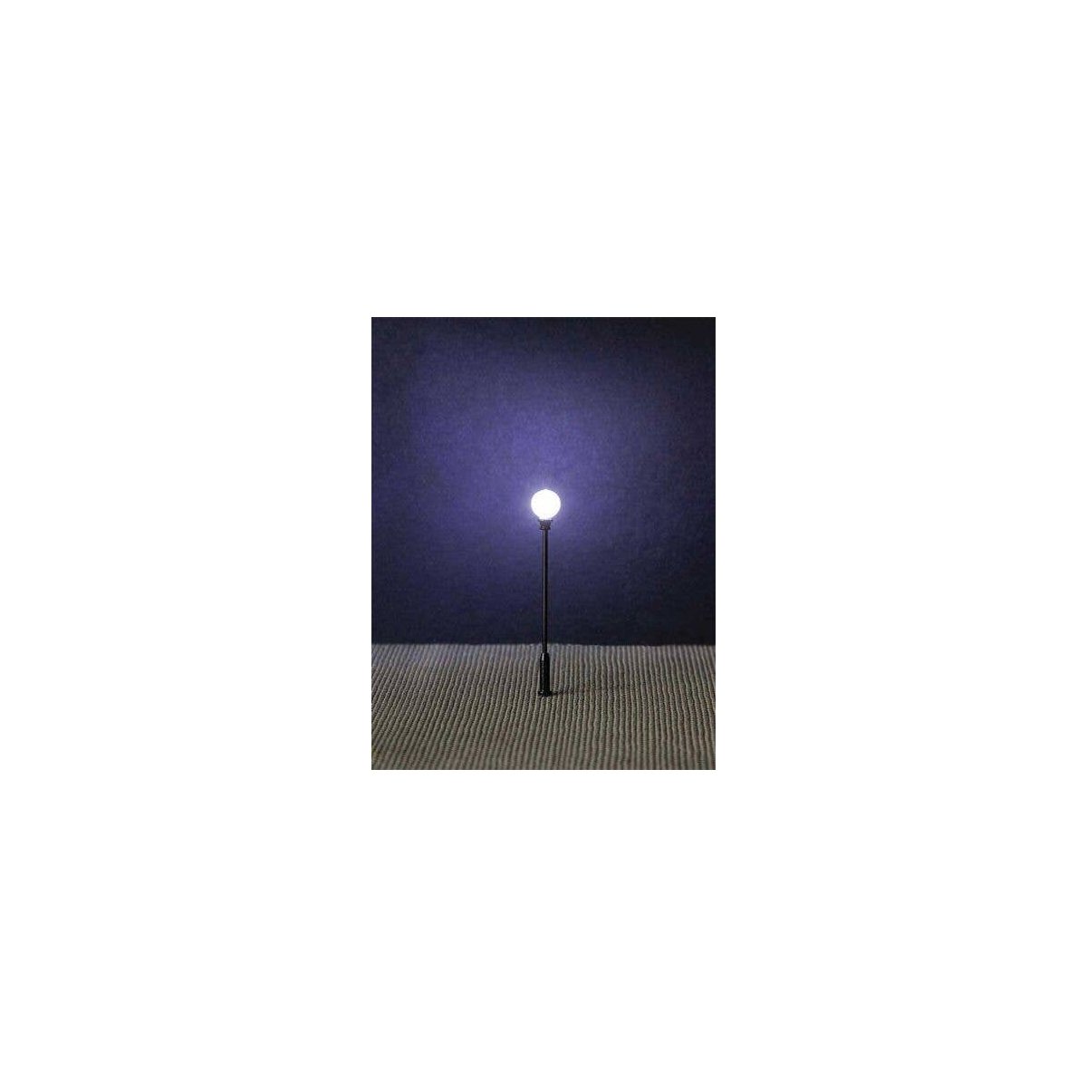 Globe LED Park Light -- 2-13/16′ 7.1cm Tall, HO, Faller Gmbh 180204