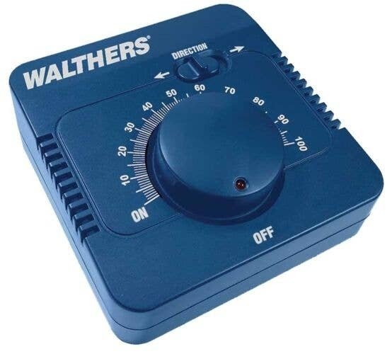 DC Train Controller -- 2 Amps, Up to 24 Volt-Amphere, 16-Volt Accessory Output, All Scales, Walthers Controls 4000