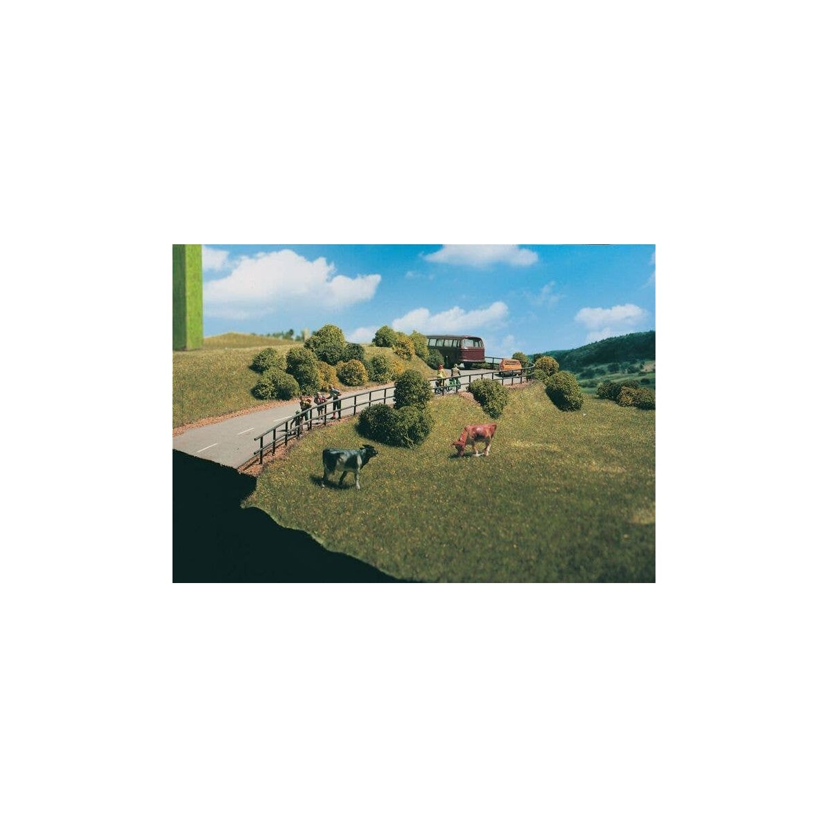 Railings -- 3-1/2′ 9cm Long, HO, Vollmer Gmbh 45000