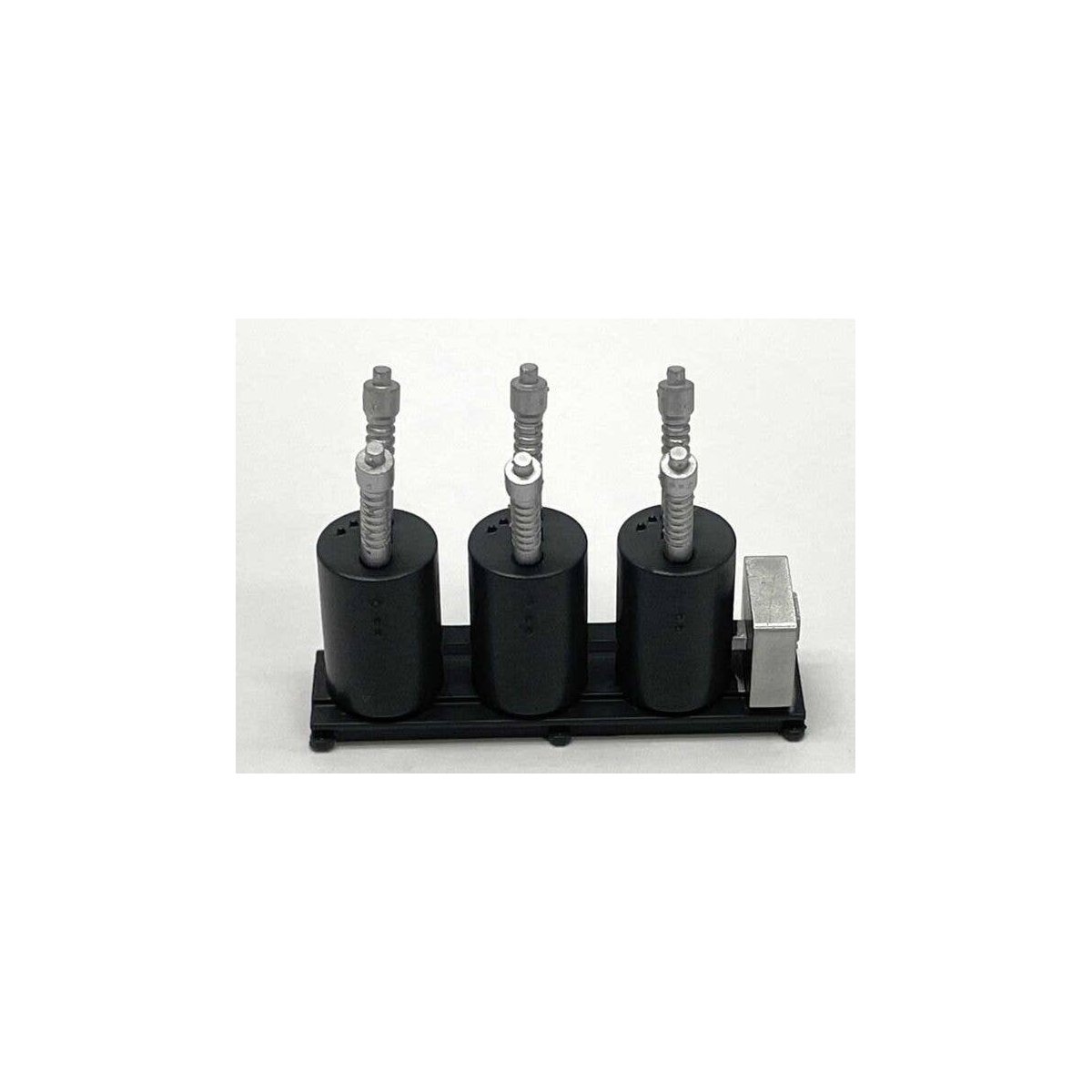 Electrical Transformer Load 1 - Resin Kit -- 3 Transformers and 6 Insulators, N, Phoenix Precision Models 30580