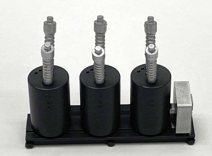 Electrical Transformer Load 1 - Resin Kit -- 3 Transformers and 6 Insulators, N, Phoenix Precision Models 30580