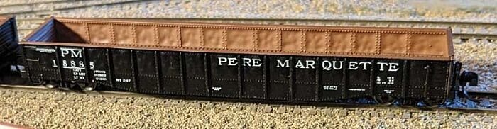 52`6` 15-Panel Mill Gondola - Medium Dented Sides - Ready to Run -- Pere Marquette 18885 (black, wh, N, Bluford Shops 52164