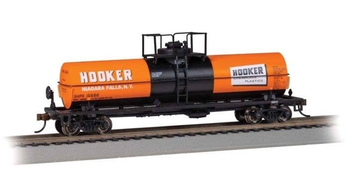 Chemical Tank Car - Ready to Run -- Hooker Chemicals SHPX 15686 (orange, black, red), HO, Bachmann Industries 75803