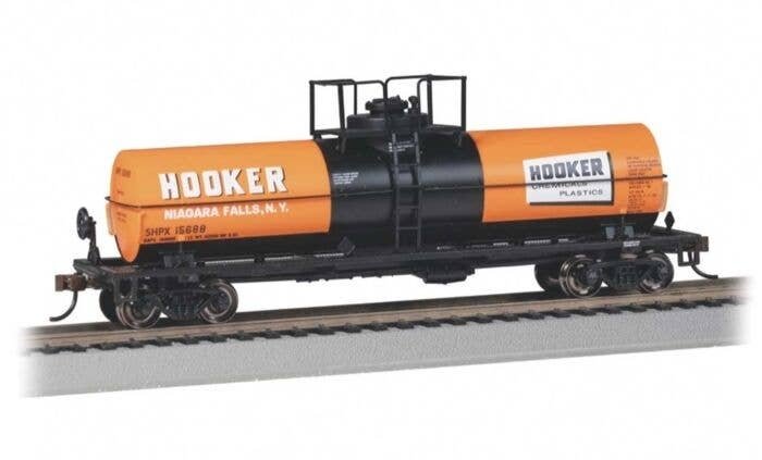 Chemical Tank Car - Ready to Run -- Hooker Chemicals 15688 (Large Dome), HO, Bachmann Industries 75807