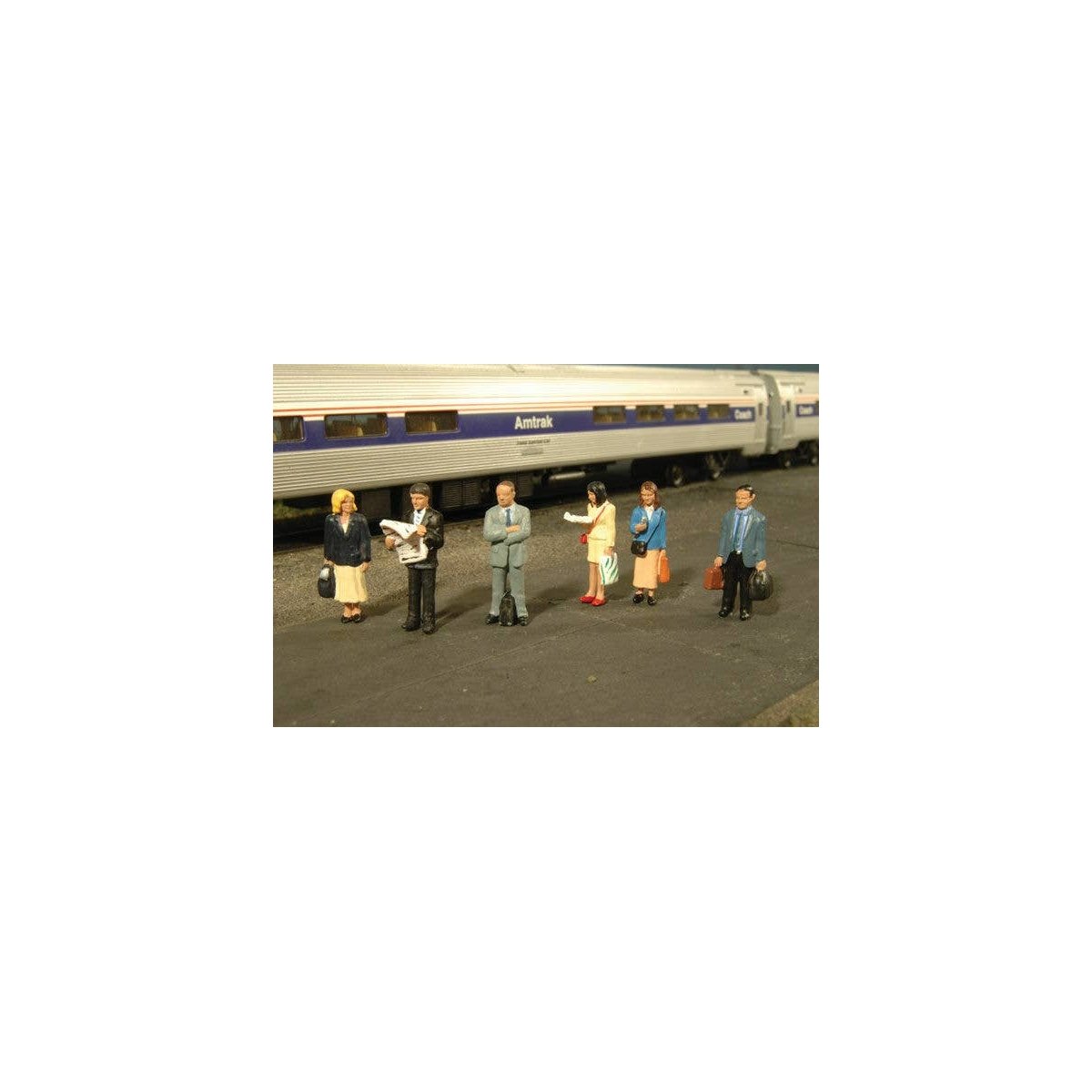 SceneScapes(TM) Figures -- Standing Passengers pkg(6)