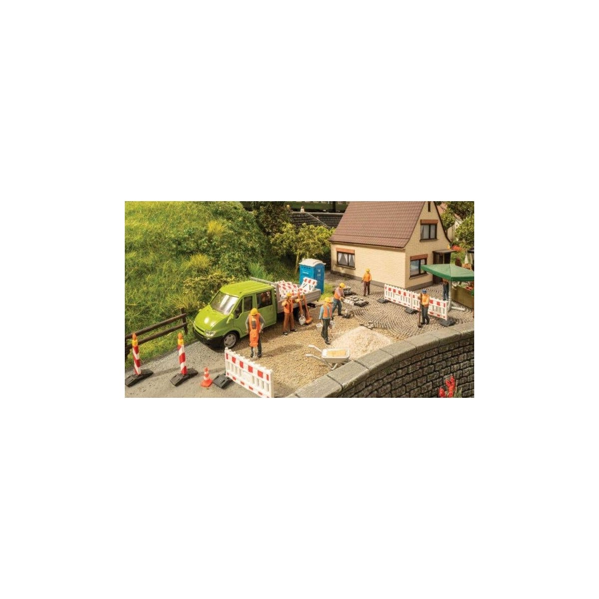 Road Construction/Works -- 6 Figures, Barricades, Tools, HO, Noch Gmbh & Co 16262