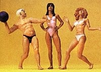 Swimmers w/Beachball -- 1 Male & 2 Females, G, Preiser Kg 45014