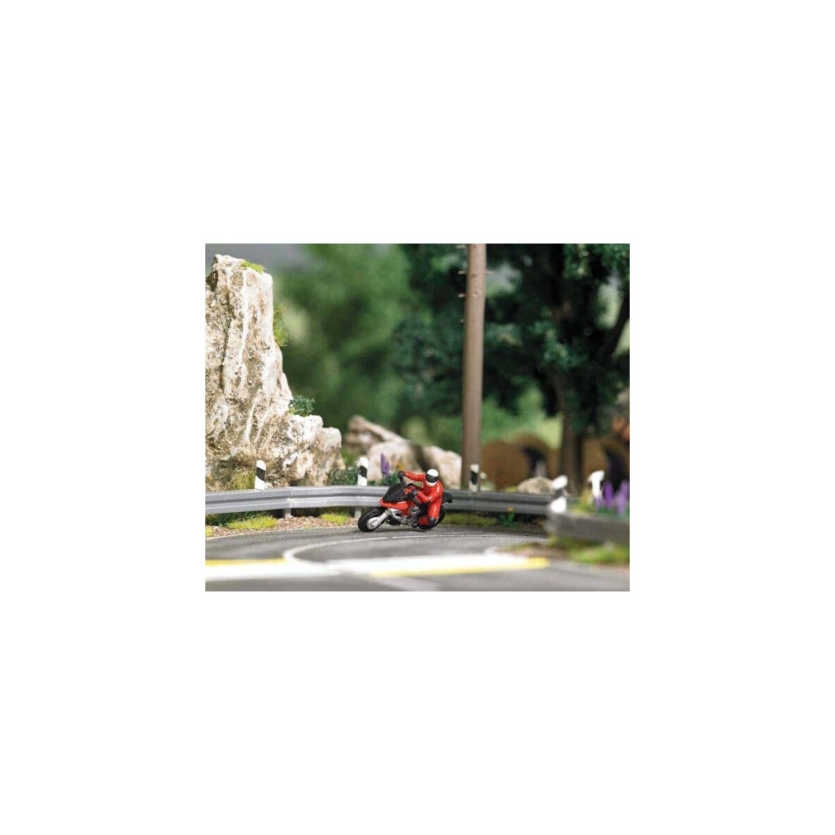 Super Racer 2 - Action Set -- Red Motorcycle with Rider, 3 Sections of Highway Guardrails, HO, Busch Gmbh & Co Kg 7941