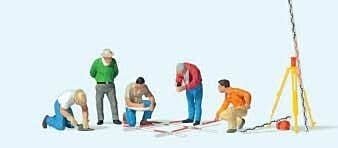 Working People -- Archeologists with Tools pkg(5), HO, Preiser Kg 10805