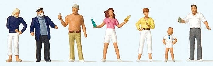 At the Kiosk -- pkg(7), HO, Preiser Kg 10690