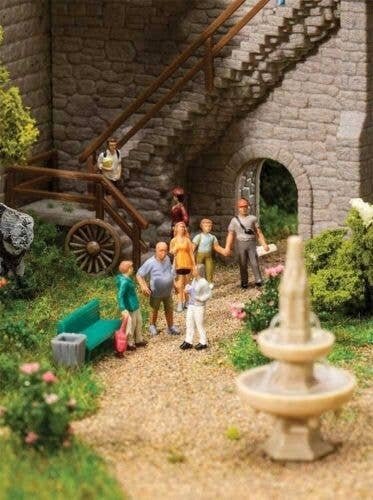 Tourists -- pkg(8), HO, Faller Gmbh 151677