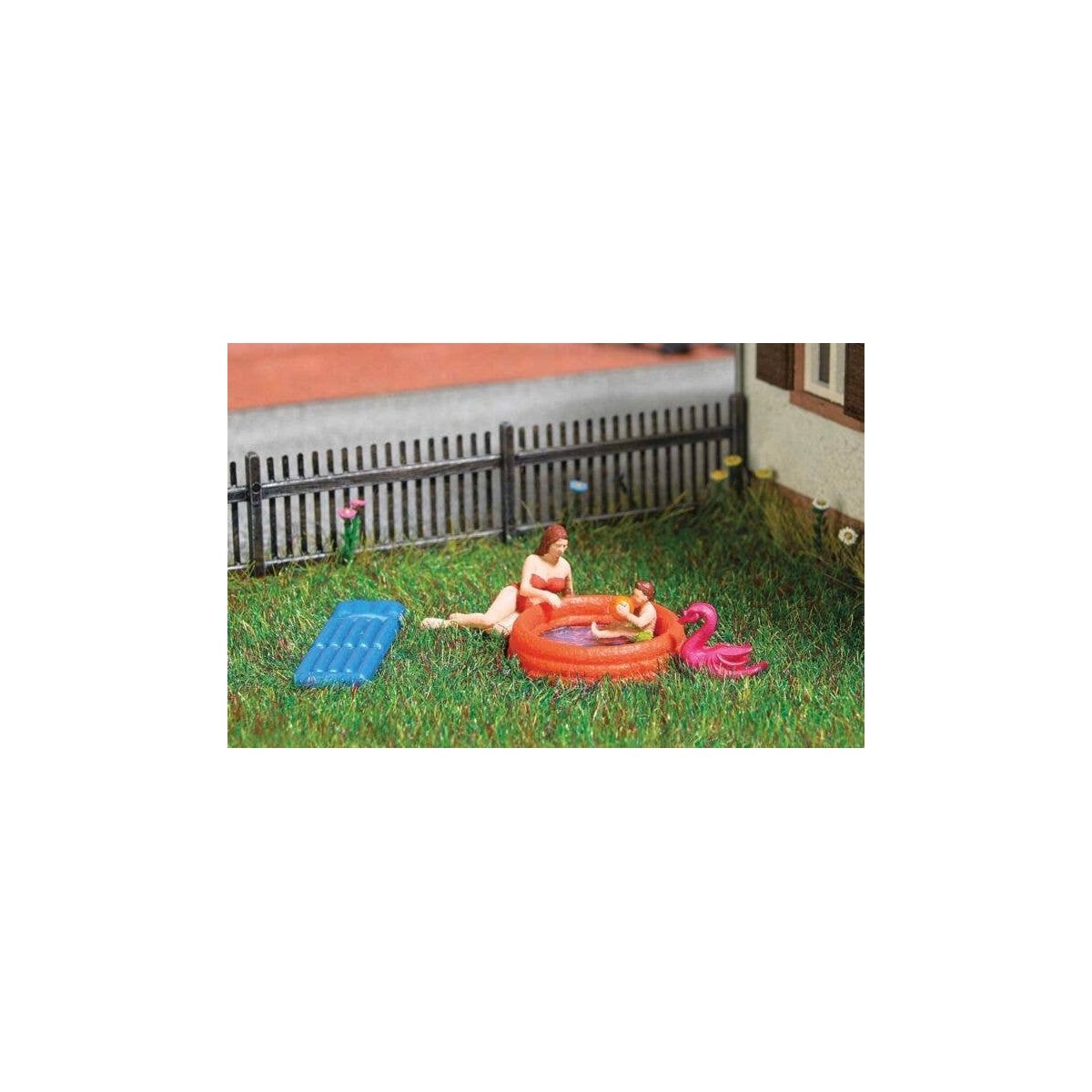 Wading - Kids′ Pool - Action Set -- Pool, 2 Figures, Inflatable Toy, HO, Busch Gmbh & Co Kg 7862