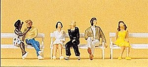 Pedestrians -- Couples Seated, HO, Preiser Kg 10180