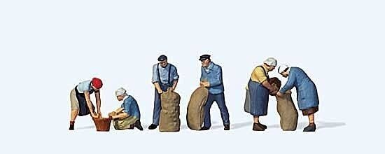 Working People -- At the Potato Harvest pkg(6), HO, Preiser Kg 10605