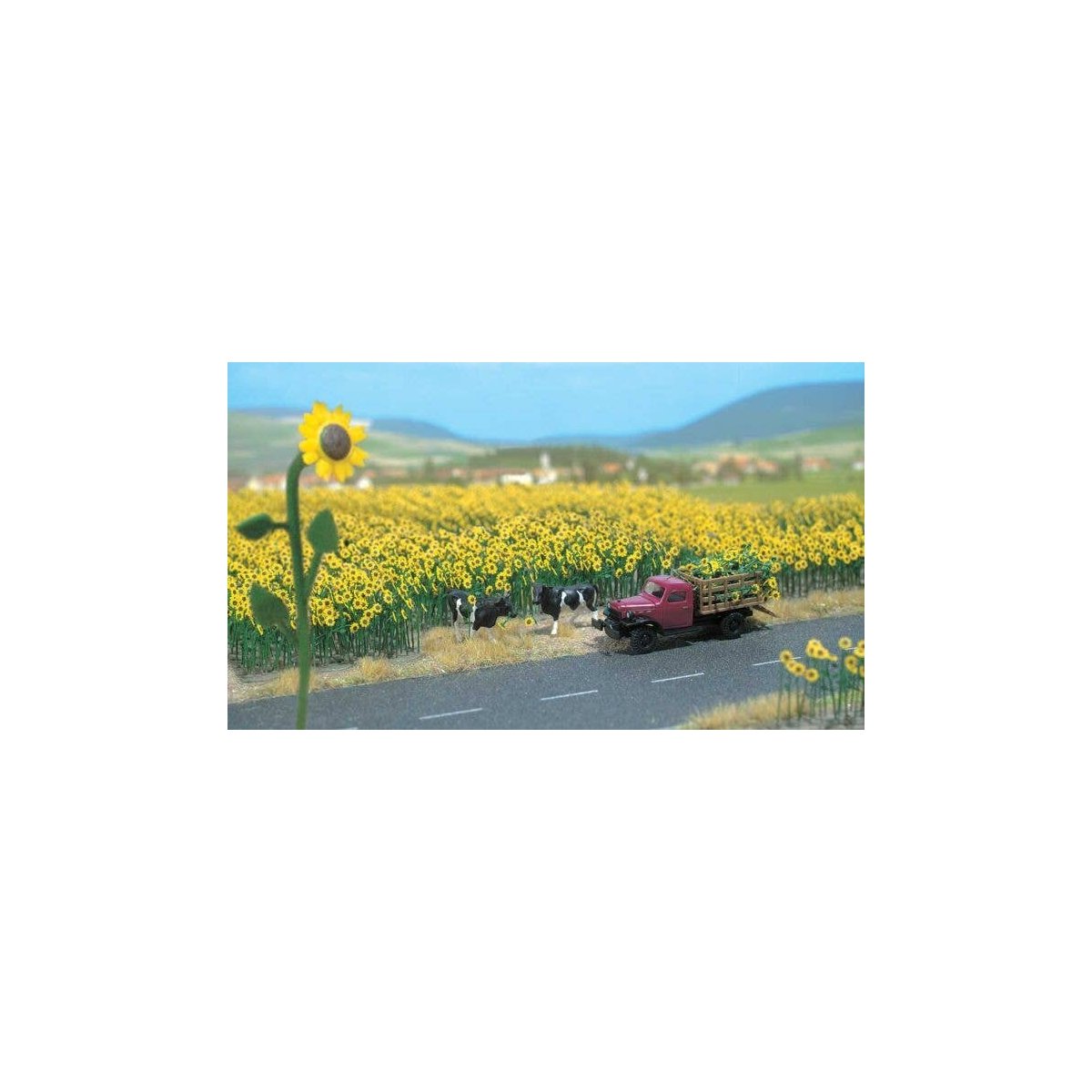 Sunflower Field -- Kit pkg(60), HO, Walthers SceneMaster 1119
