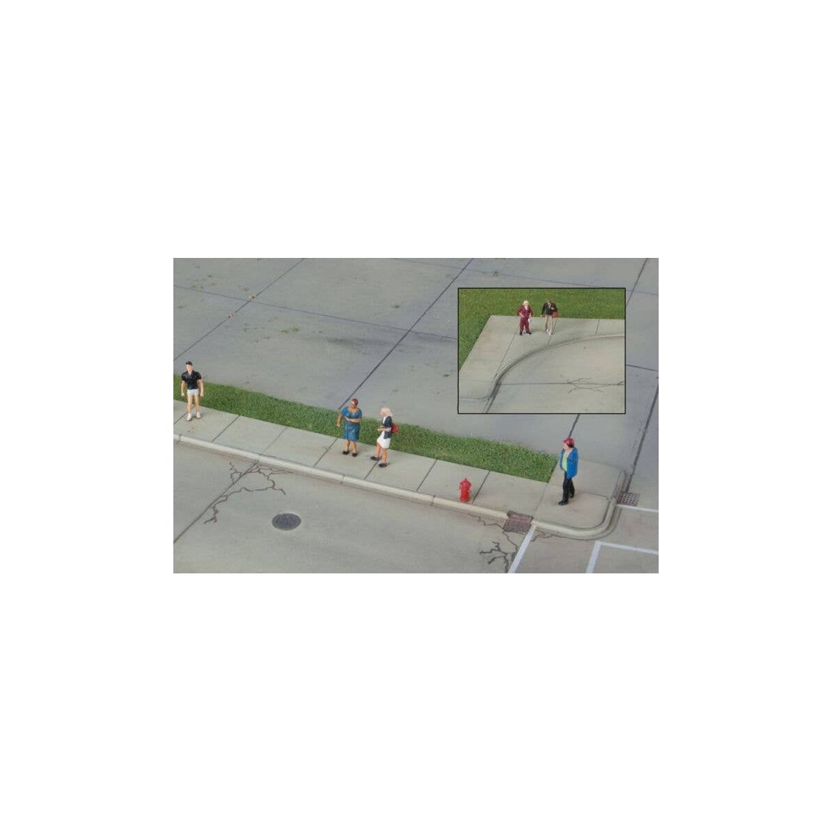 Concrete Curbs and Sidewalks -- Kit pkg(28), HO, Walthers Cornerstone 3187