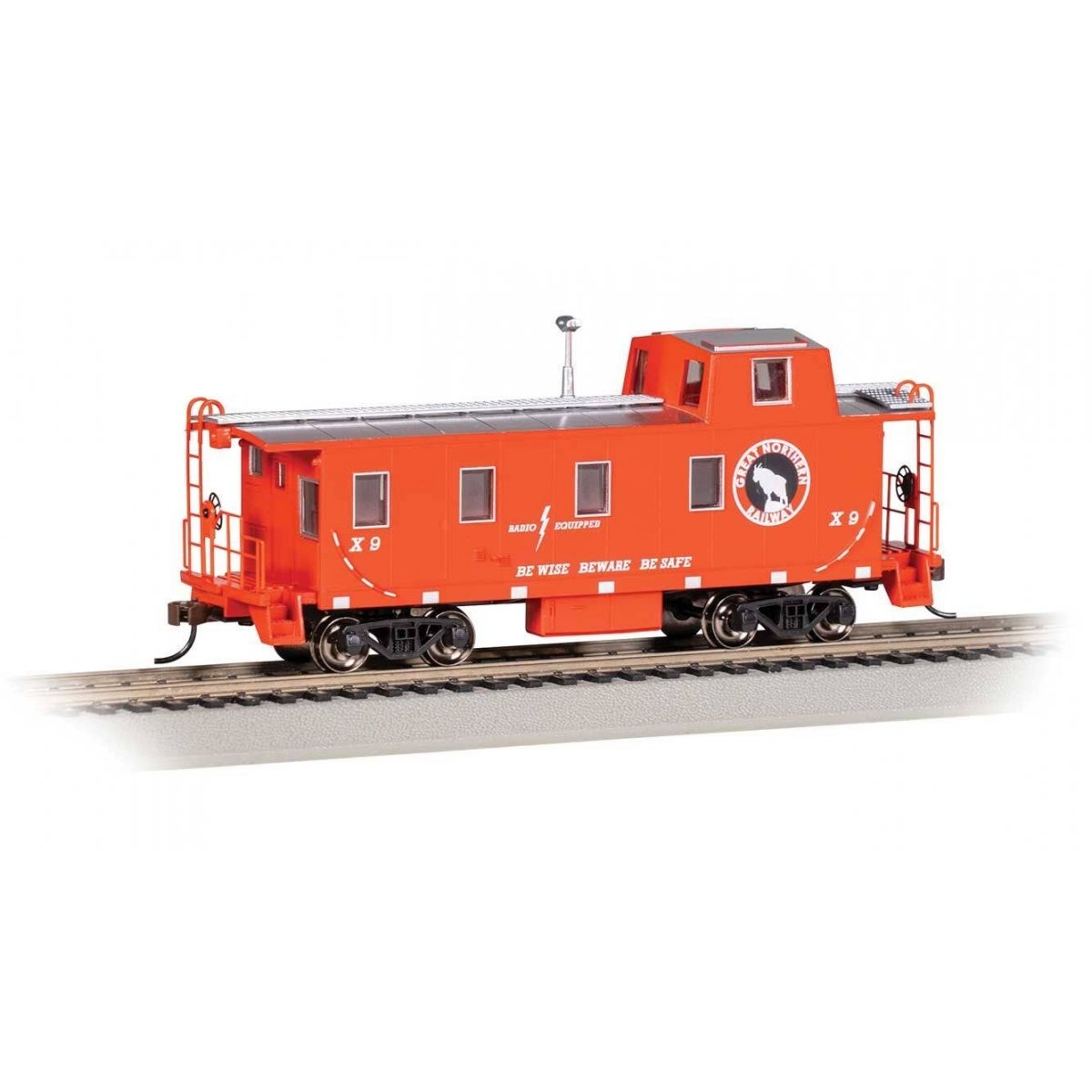 Slanted Offset-Cupola Caboose - Ready to Run -- Great Northern X-9, HO, Bachmann Industries 14010