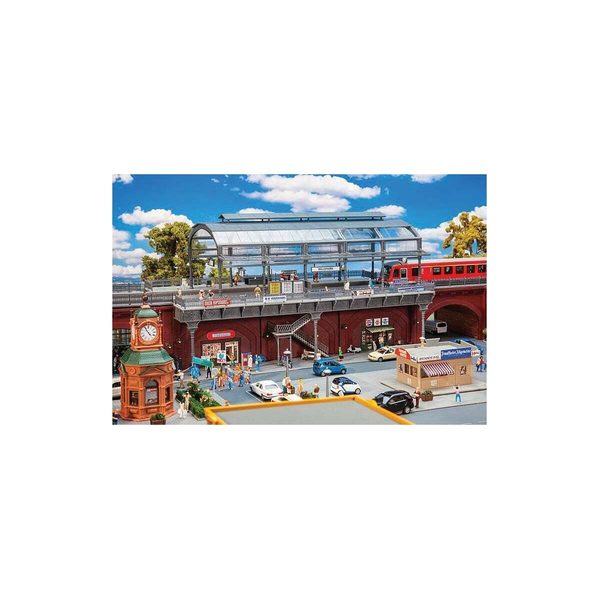 Double-Track Elevated Urban Train Station with Glass Train Shed -- Kit - 14-3/16 x 7-7/8 x 7-13/16′ 36 x 20 x 19.8cm, HO, Fall