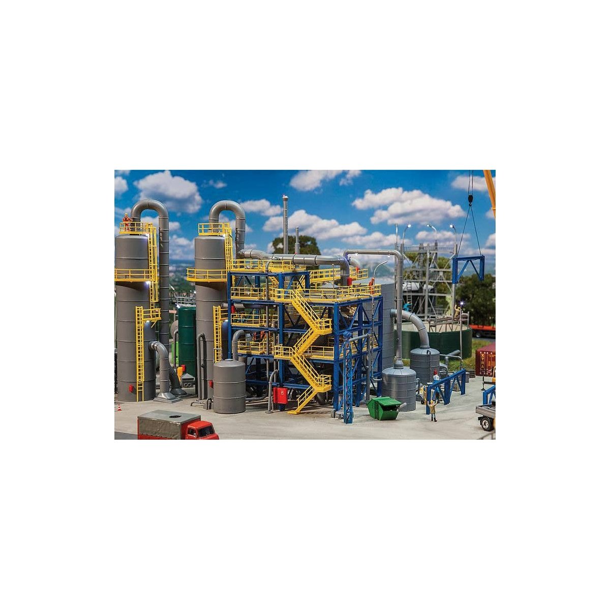 Chemical Plant -- Kit - 12-3/16 x 11-7/16 x 9-1/16′ 31 x 29 x 23cm, HO, Faller Gmbh 130175