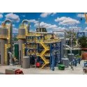 Chemical Plant -- Kit - 12-3/16 x 11-7/16 x 9-1/16′ 31 x 29 x 23cm, HO, Faller Gmbh 130175