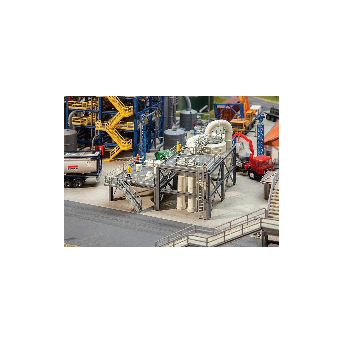 Reaction Apparatus with Platforms for Chemical or Oil Refinery -- Kit - 5-11/16 x 4-5/16 x 3-15/16′ 14.5 x 13.5 x 10cm, HO, Fa